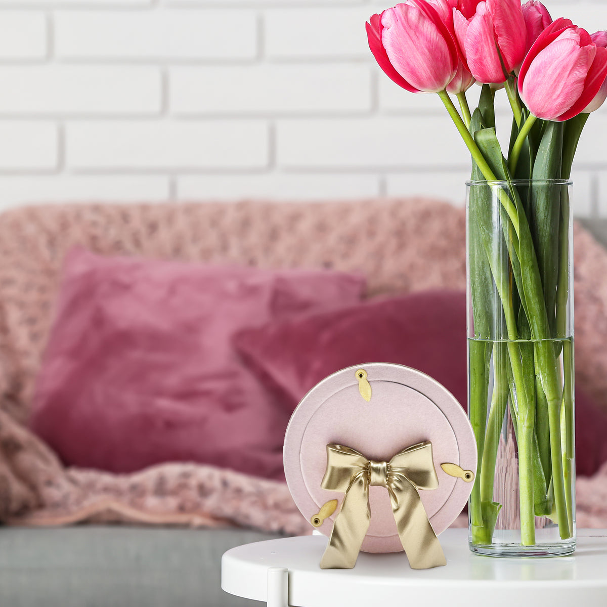 Pink Round Picture Frame with Gold Bow Easel, 4x4