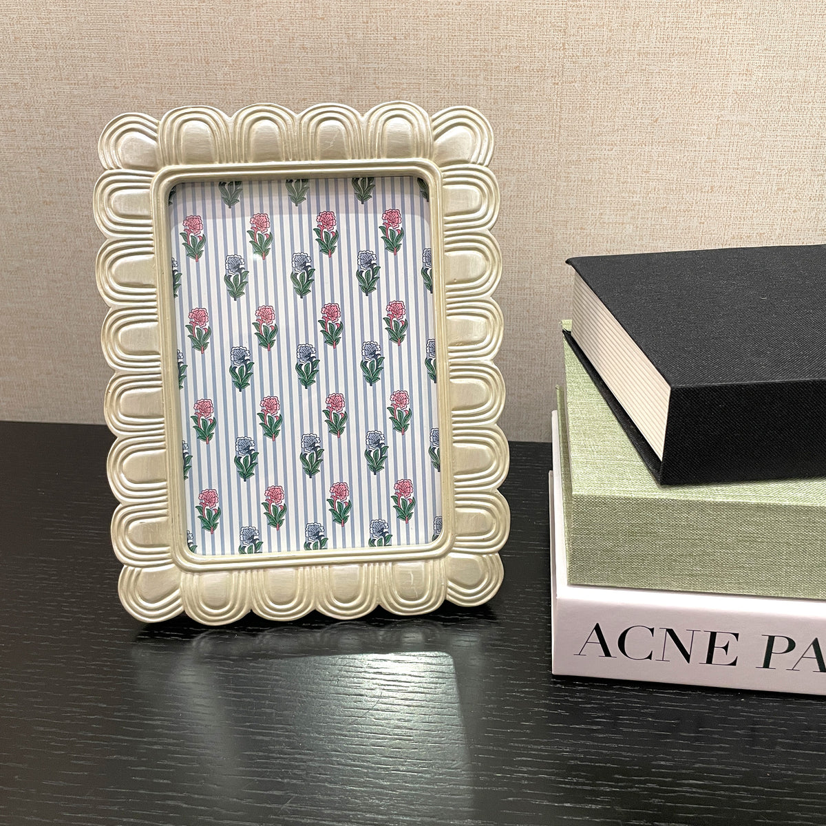 Gold Scallop Picture Frame, 5x7